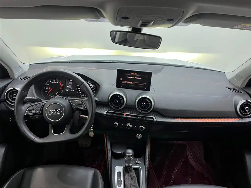 Audi Q2L 2023 — фото 11