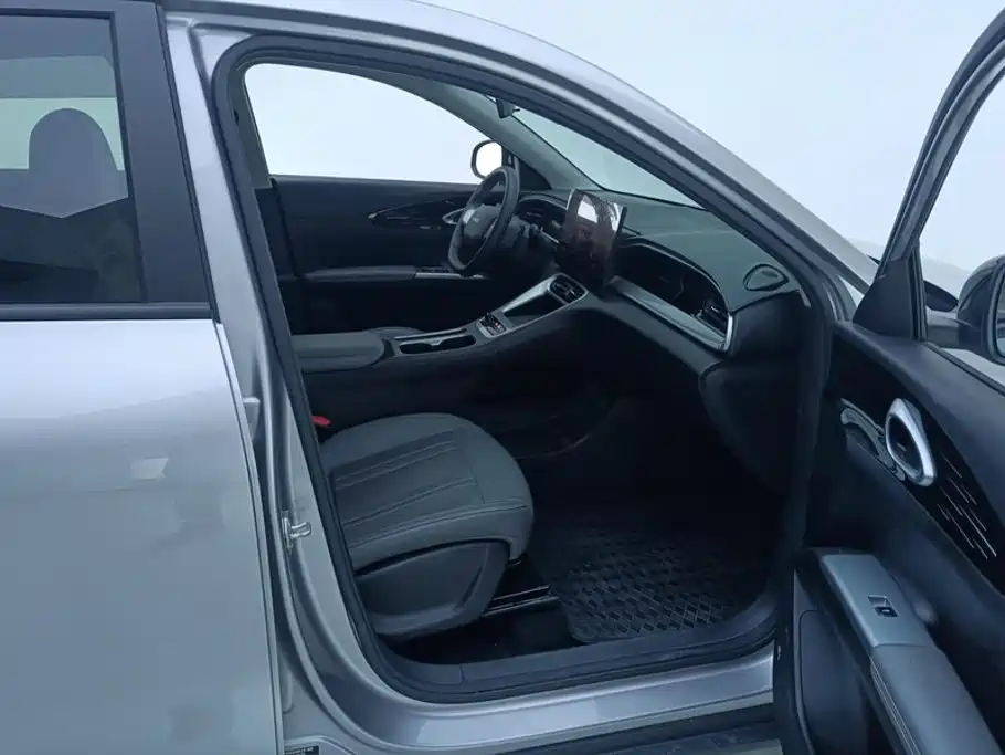 Geely Galaxy Starwish 2025 — фото 8