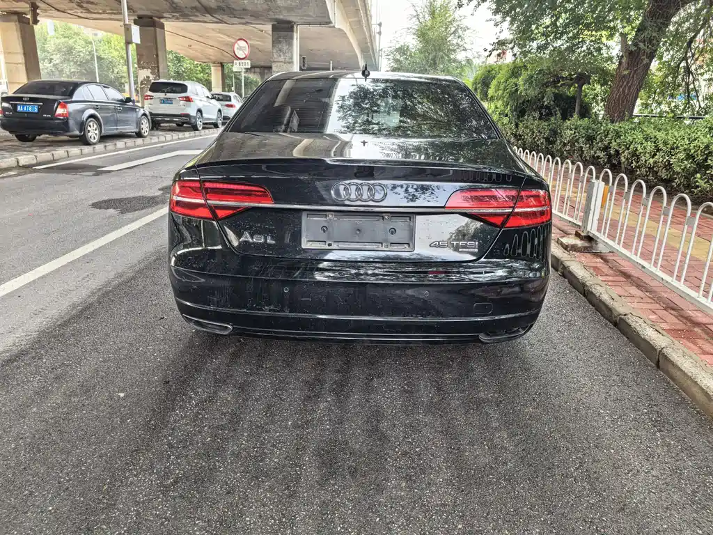 Audi A8 2018 — фото 5