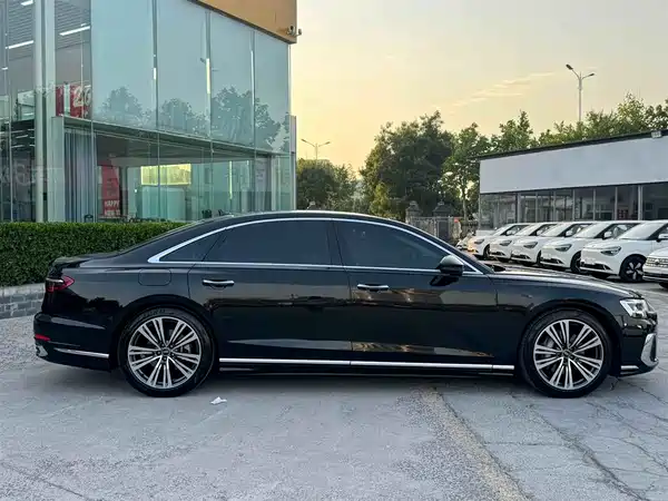 Audi A8 2025