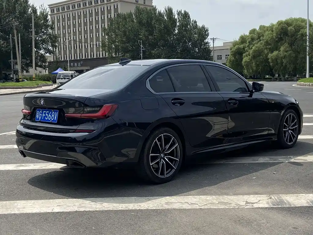 BMW 3 Series 2021 — фото 16