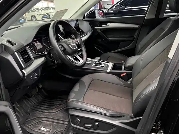Audi Q5L 2020