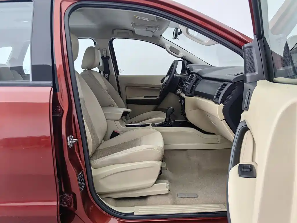 Ford Everest 2017 — фото 23