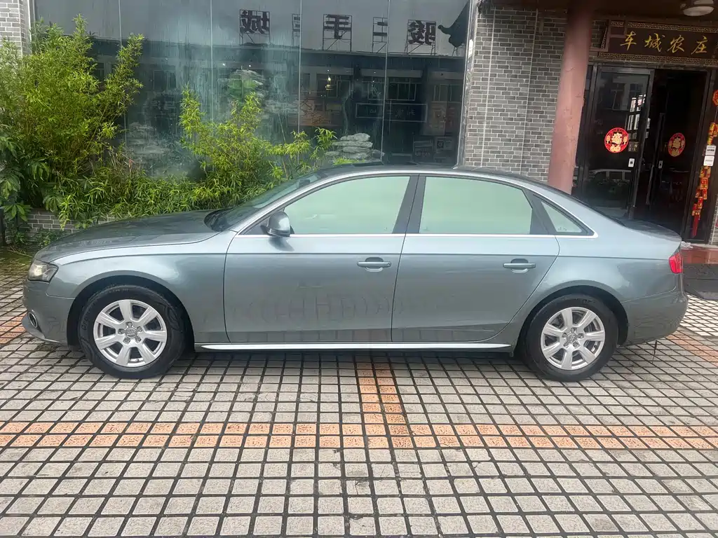 Audi A4L 2010