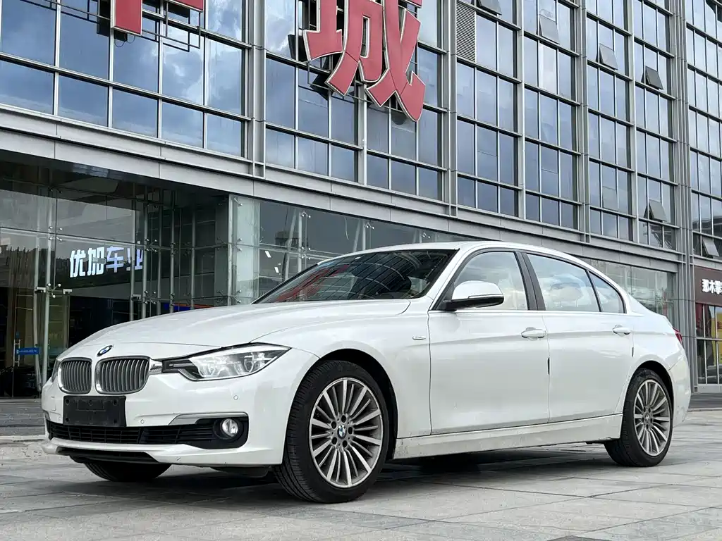 BMW 3 Series 2019 — фото 1