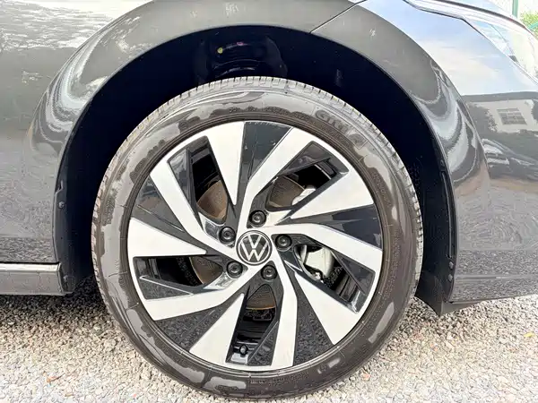 Volkswagen Golf 2025