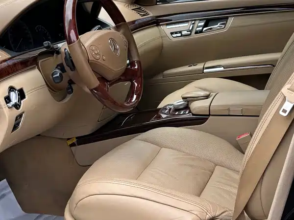 Mercedes-Benz S-Class 2012
