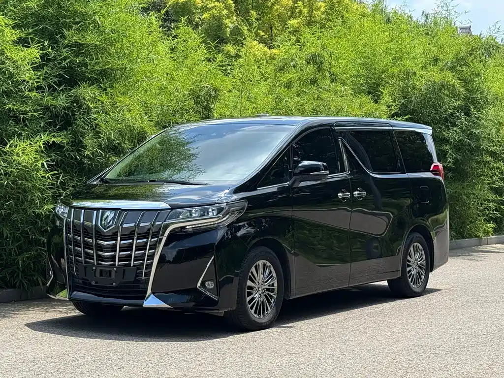 Toyota Alphard 2023 — фото 1