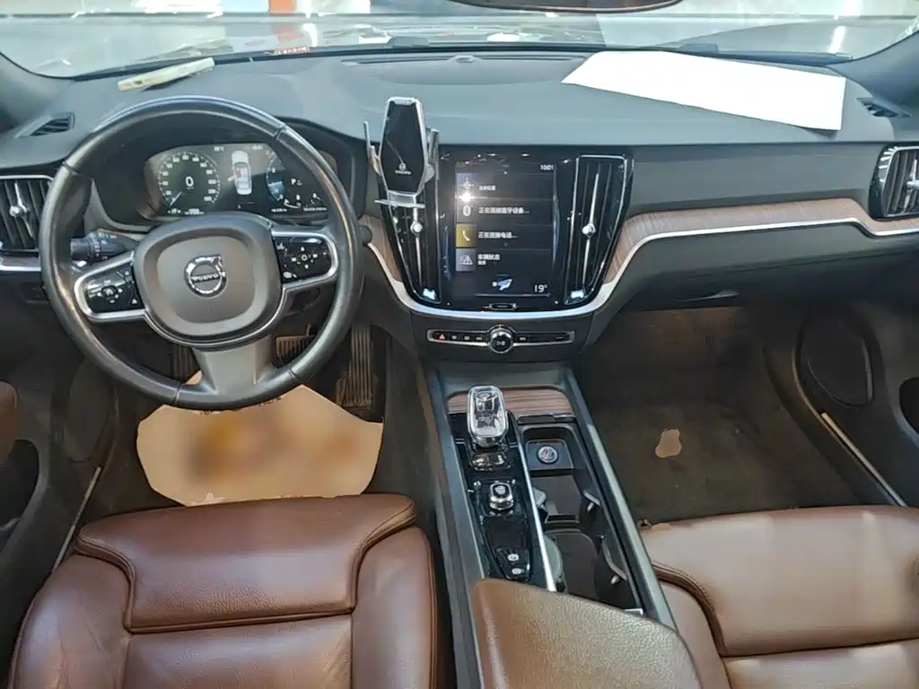 Volvo S60 2022 — фото 10