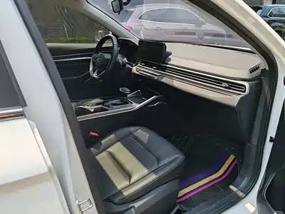 Geely Emgrand 2022