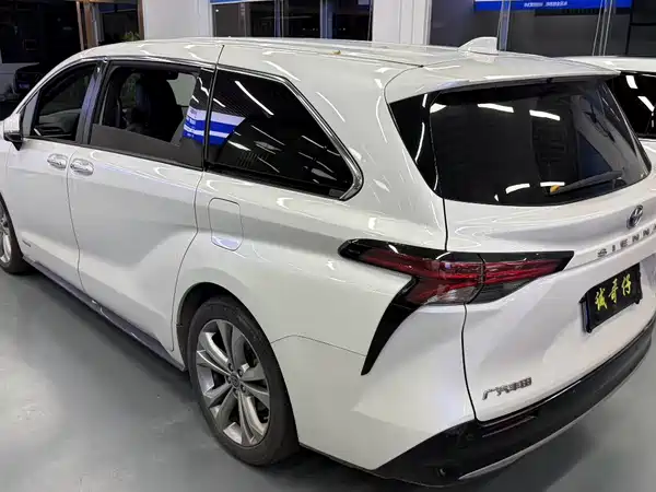 Toyota Sienna 2023