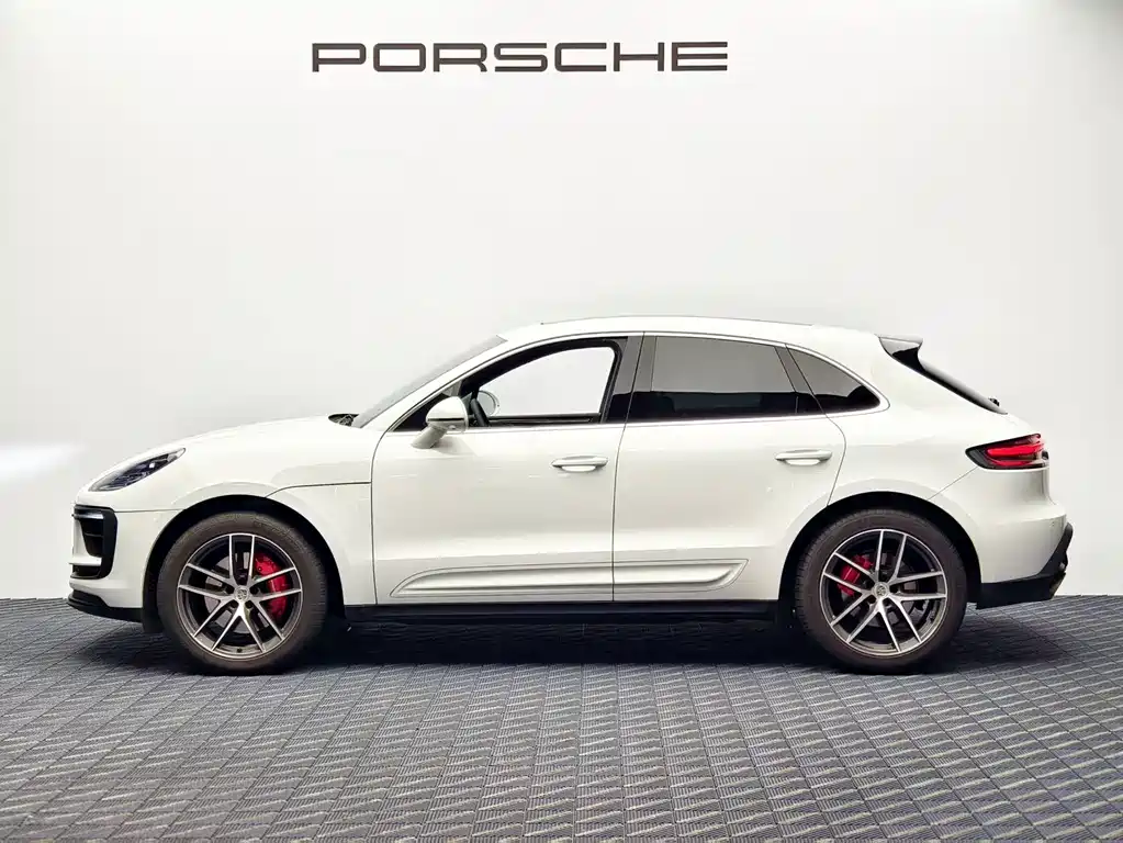 Porsche Macan 2023 — фото 4
