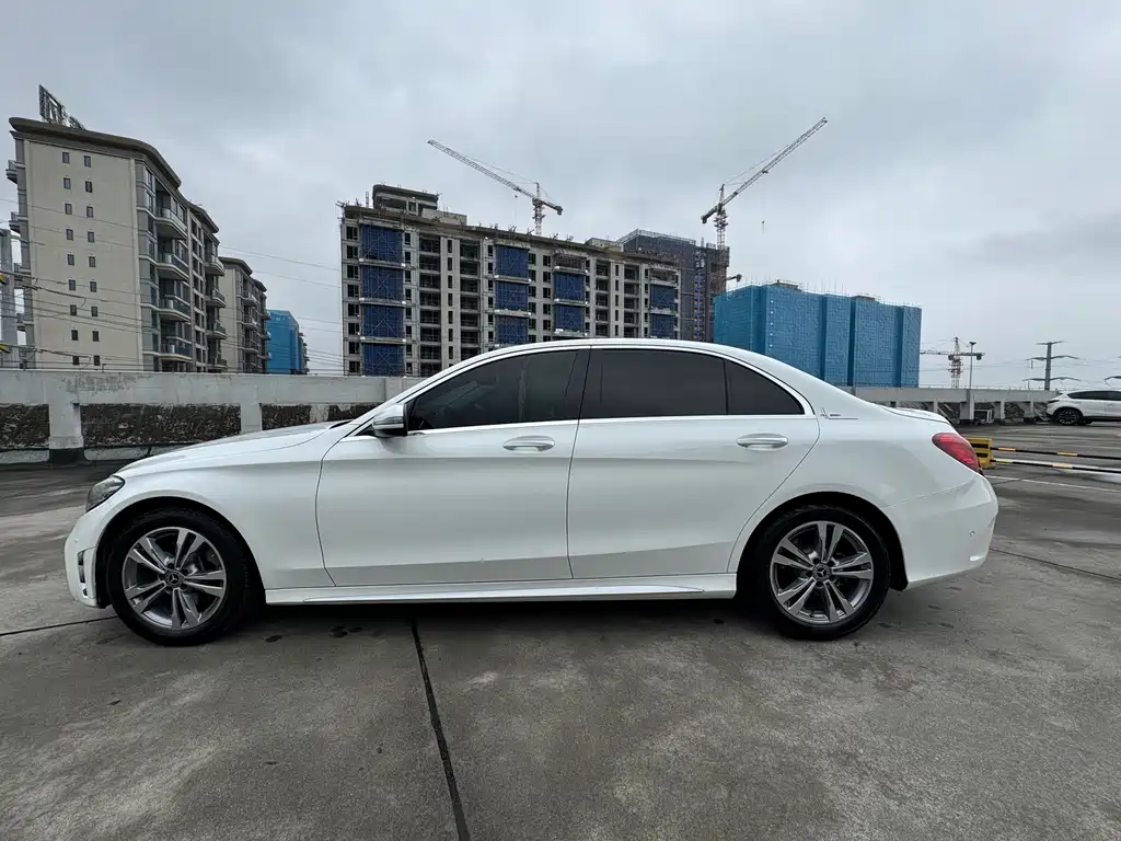 Mercedes-Benz C-Class 2021