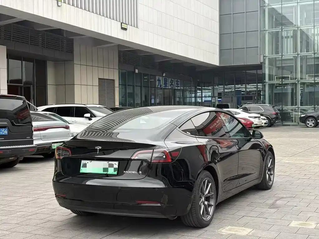 Tesla Model 3 2023 — фото 11