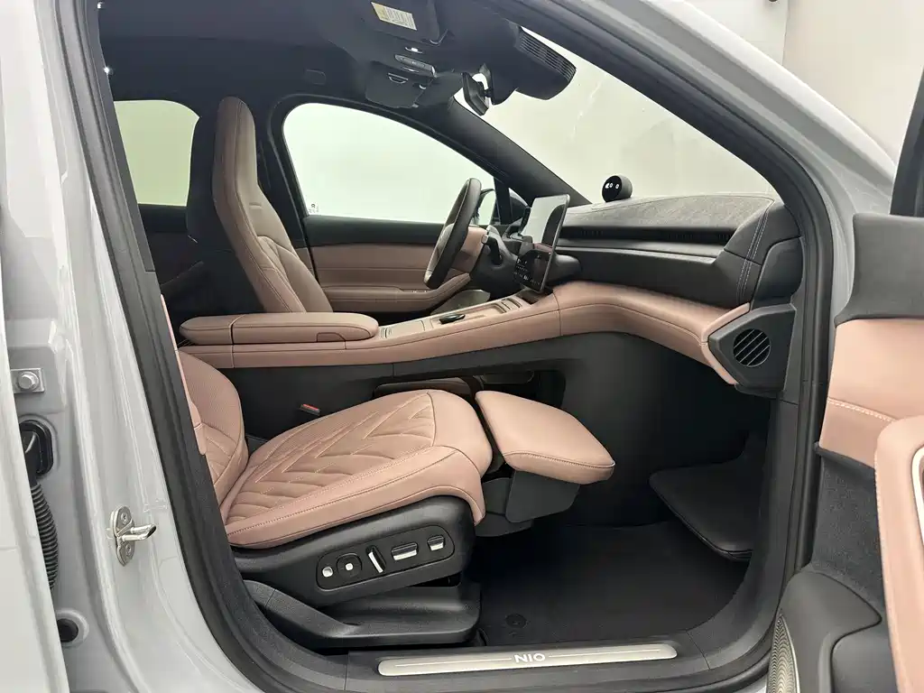 NIO EC6 2025 — фото 9