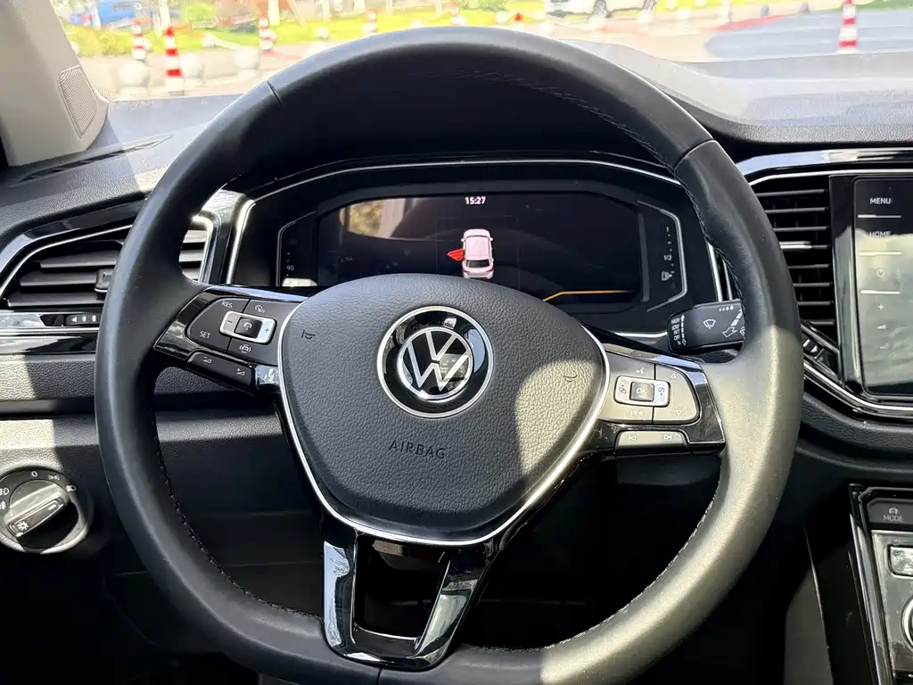 Volkswagen T-Roc 2022 — фото 15