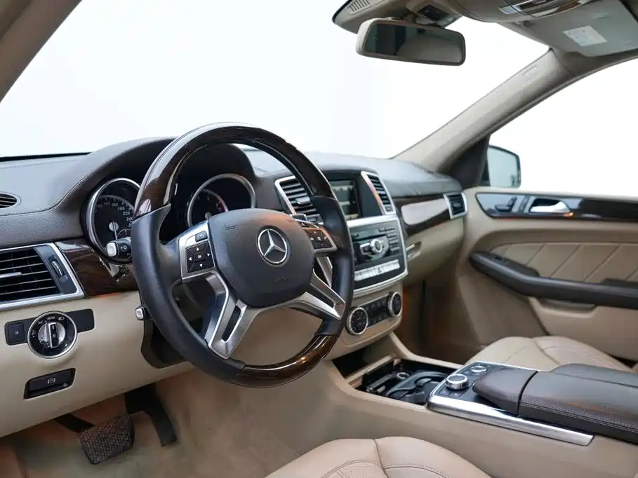 Mercedes-Benz GL-Class 2015 — фото 6