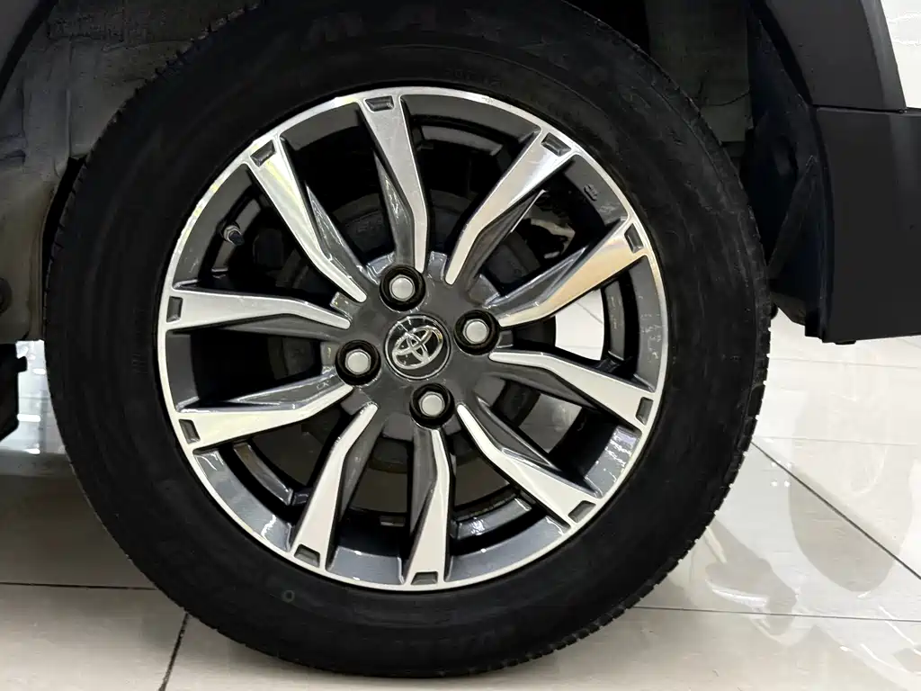 Toyota Yaris L 2021 — фото 25