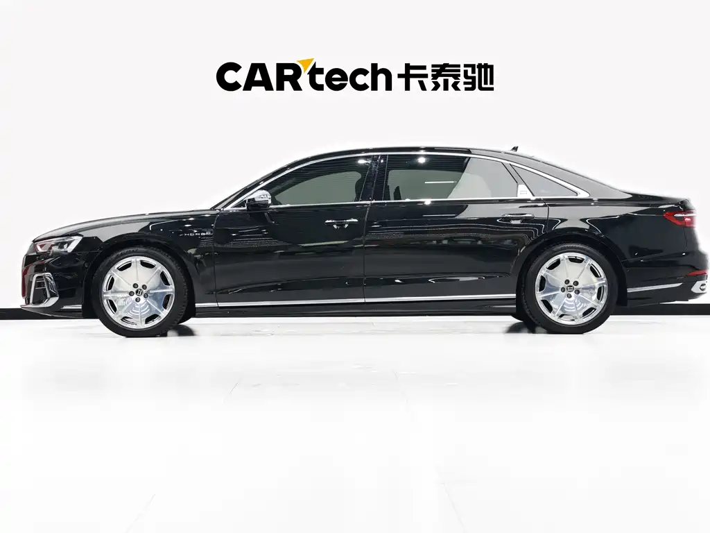 Audi A8 2022 — фото 24