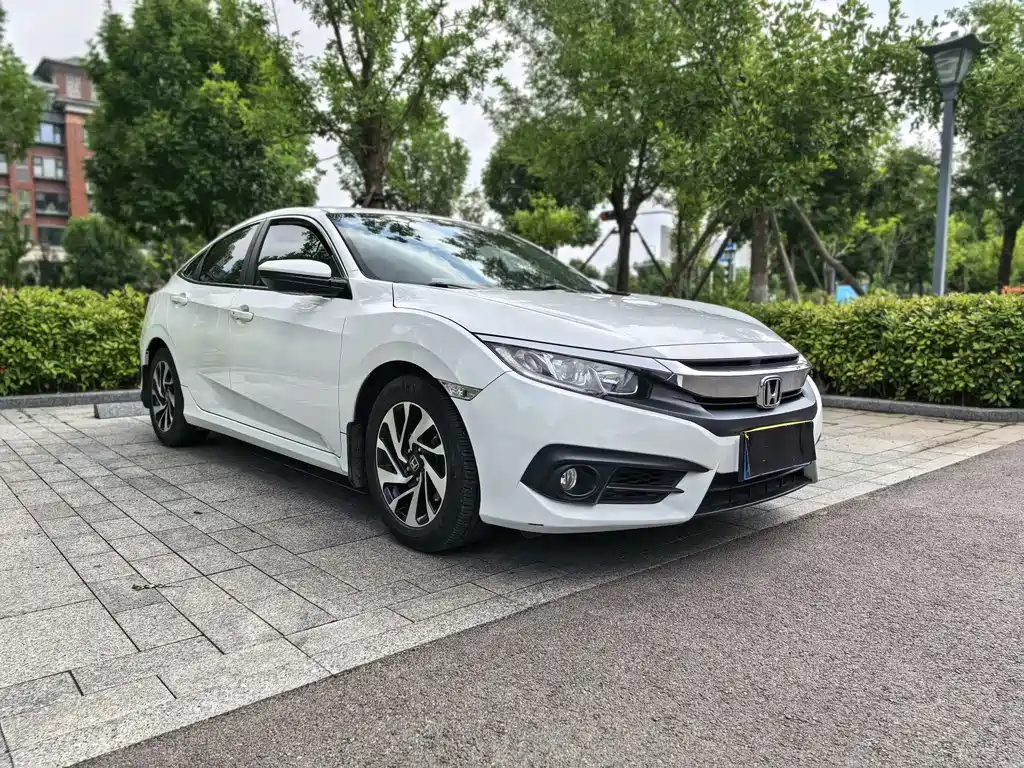 Honda Civic 2018 — фото 3