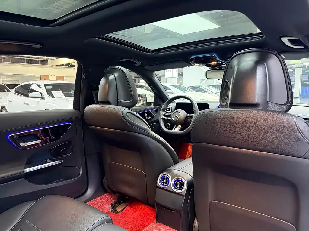 Mercedes-Benz C-Class 2023 — фото 13