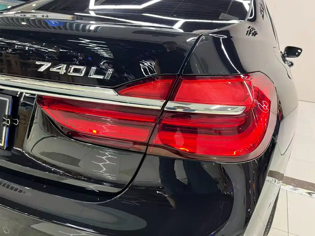 BMW 7 Series 2016 — фото 17