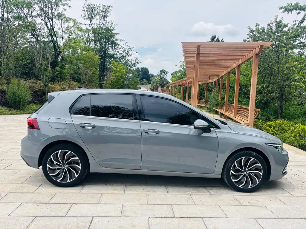 Volkswagen Golf 2023