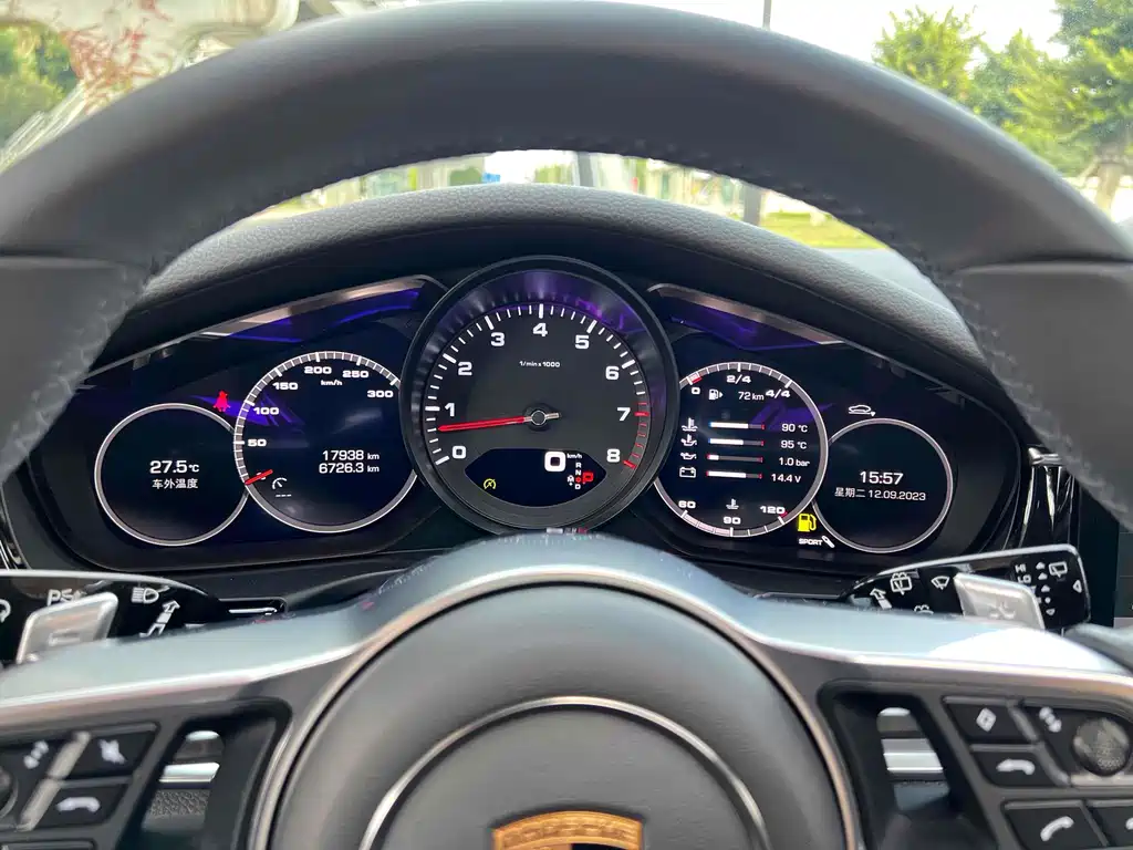 Porsche Panamera 2018 — фото 44