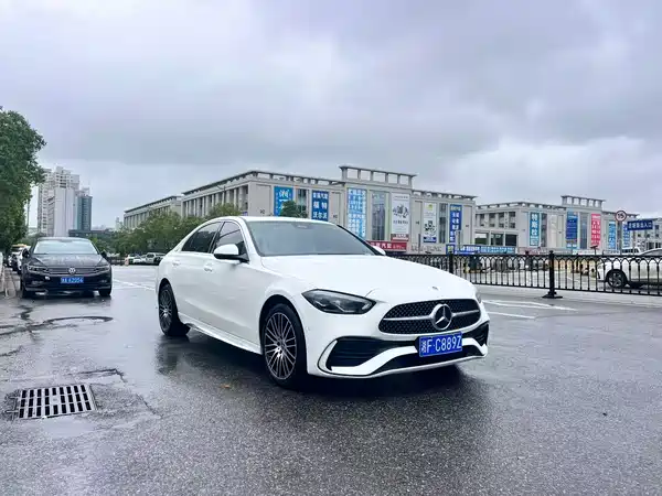 Mercedes-Benz C-Class 2024