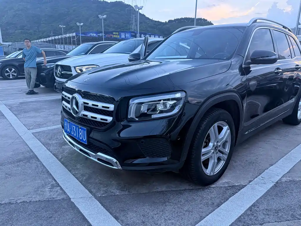 Mercedes-Benz GLB 2025