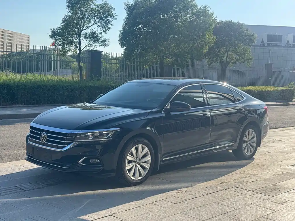 Volkswagen Passat 2021 — фото 1
