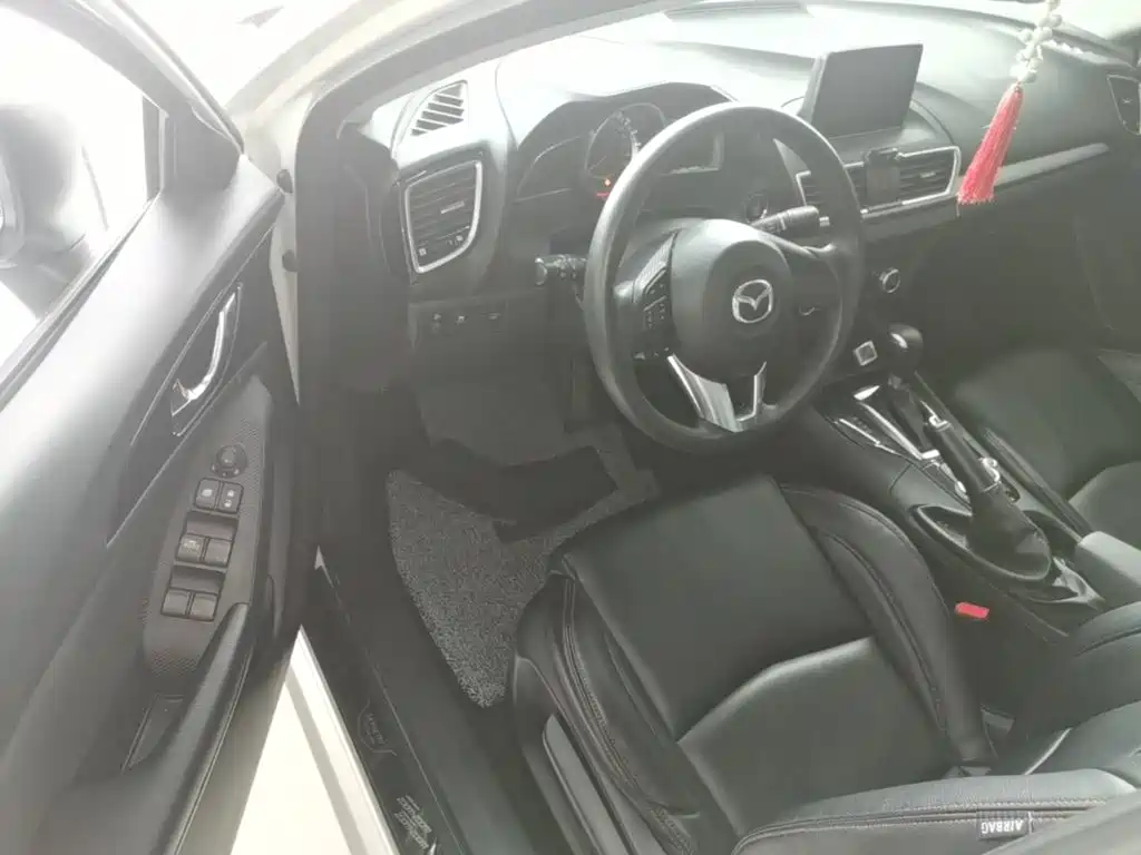 Mazda 3 Axela 2015 — фото 12