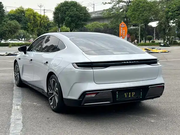 Geely Galaxy E8 2024