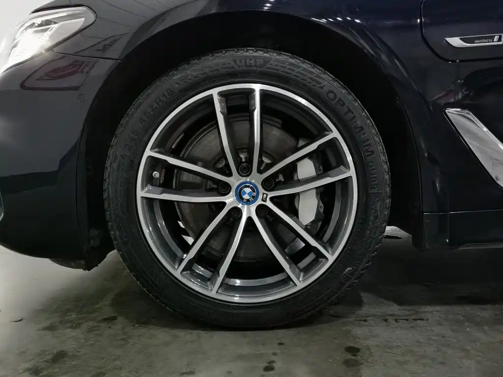 BMW 5 Series New Energy 2022 — фото 17