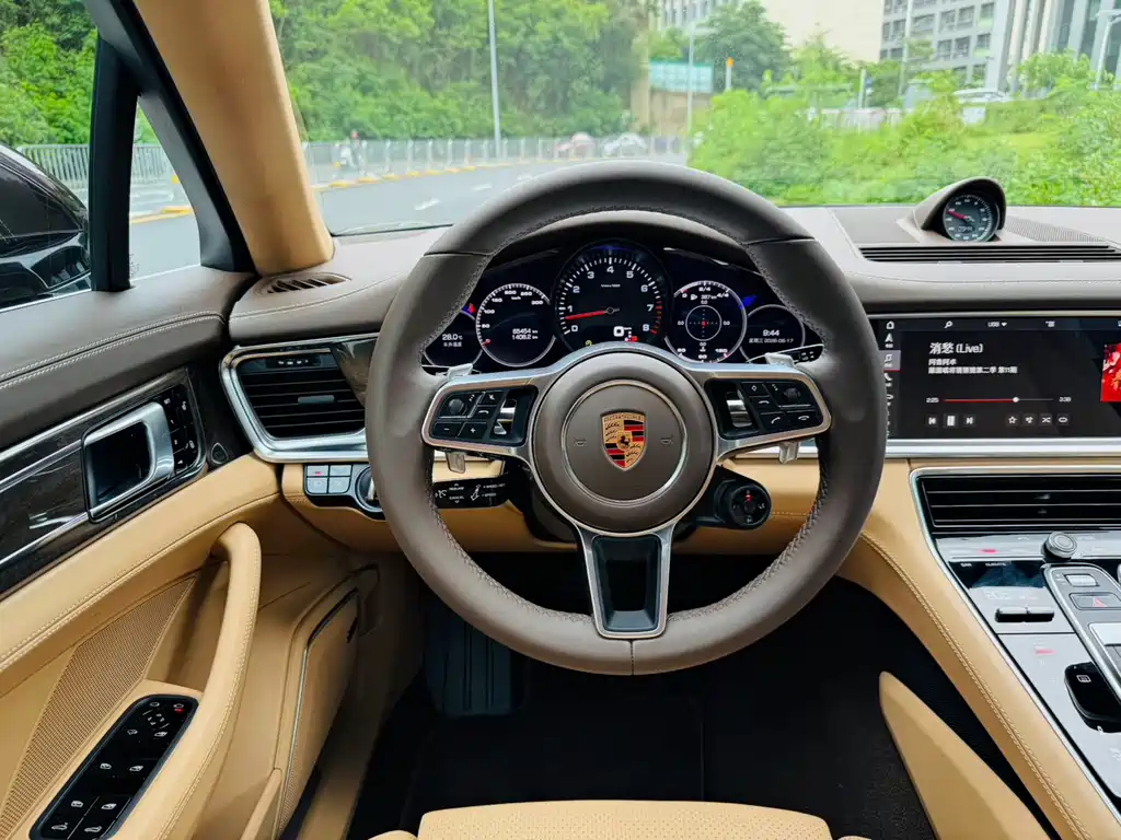 Porsche Panamera 2017 — фото 24