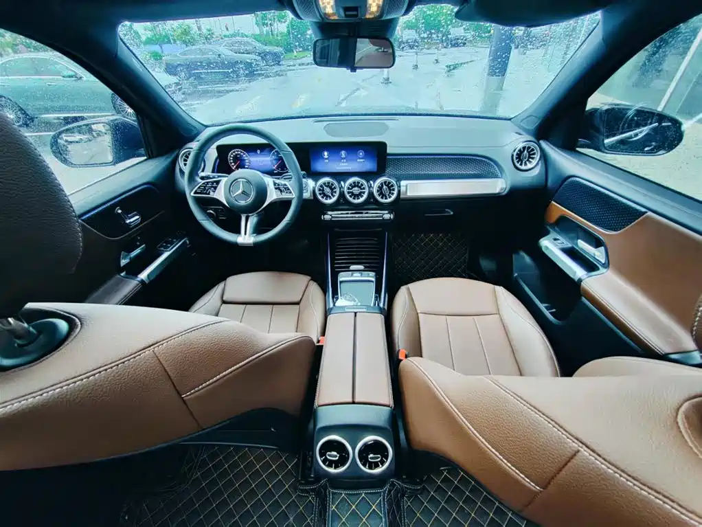Mercedes-Benz GLB 2025 — фото 17