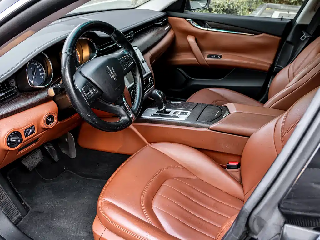 Maserati Quattroporte 2016 — фото 10
