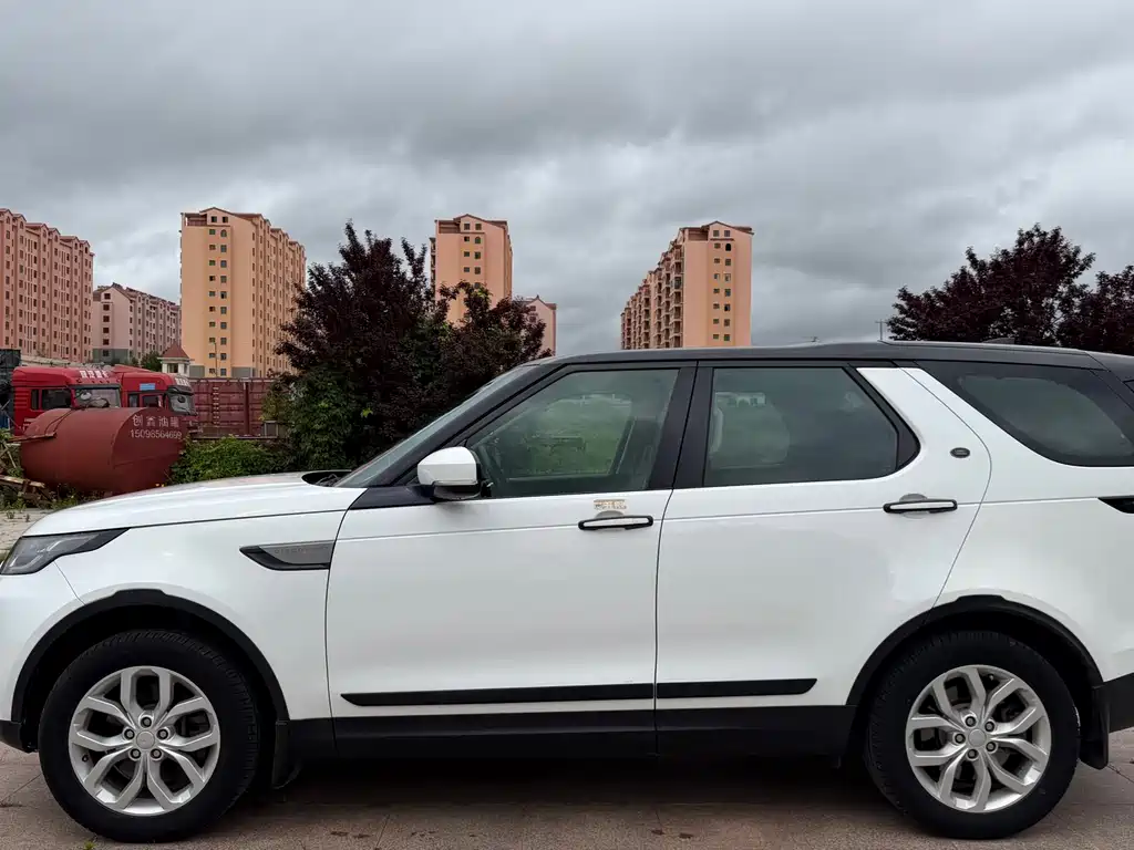 Land Rover Discovery 2018 — фото 14