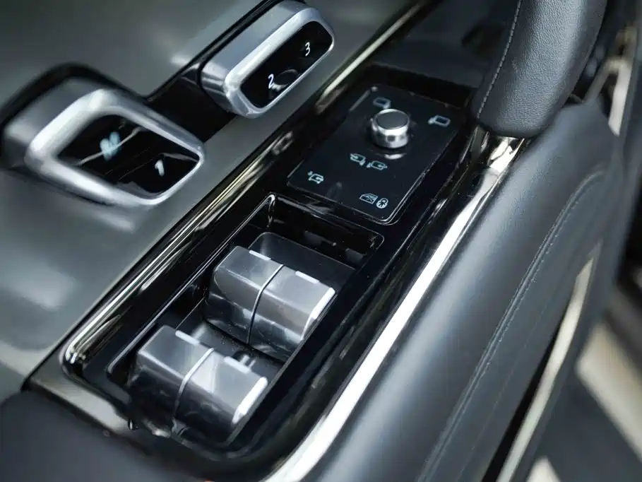 Land Rover Range Rover Sport 2024 — фото 11