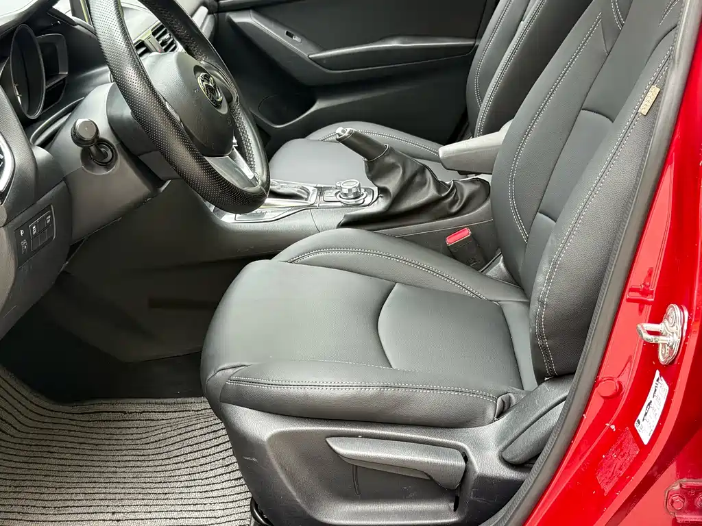 Mazda 3 Angkesela 2015