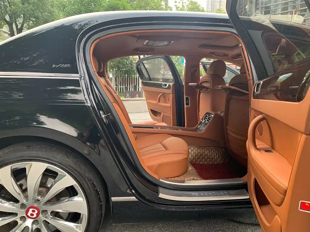 Bentley Flying Spur 2012 — фото 14