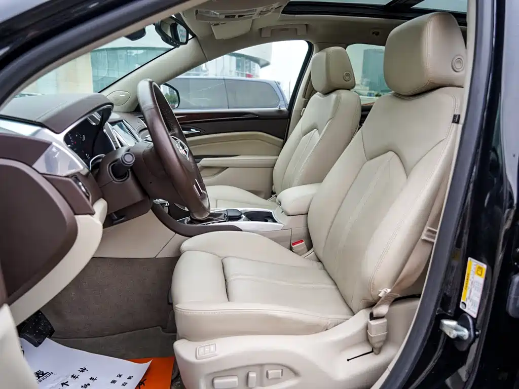 Cadillac SRX 2015 — фото 18