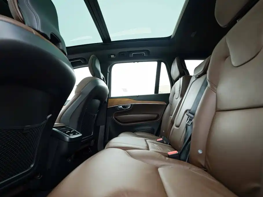 Volvo XC90 2023 — фото 21