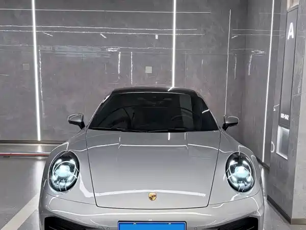 Porsche 911 2025