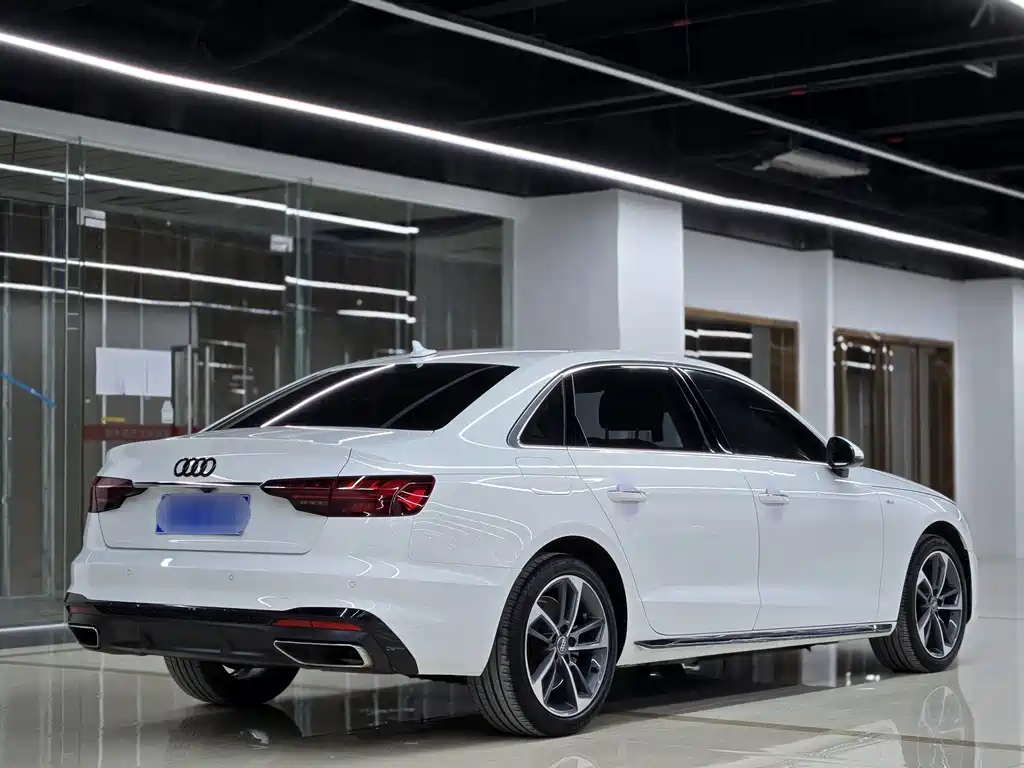 Audi A4L 2021