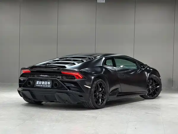 Lamborghini Huracan 2023