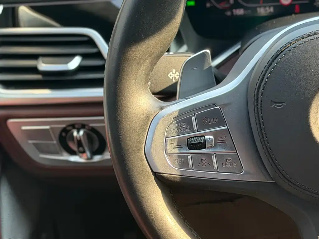 BMW 7 Series 2019 — фото 13