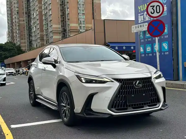 Lexus NX 2024