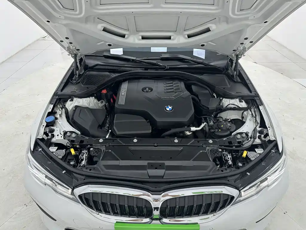 BMW 3 Series 2022 — фото 17