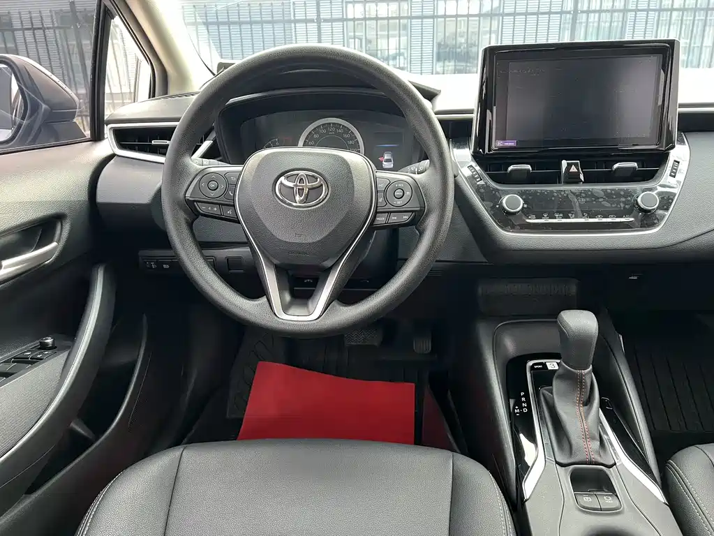 Toyota Corolla 2023 — фото 13